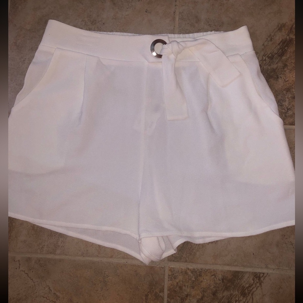 NWT color thread ivory shorts